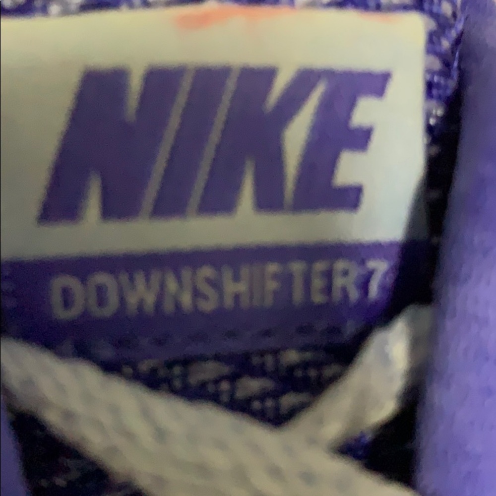 Nike downshifter 7 youth. Size 7 tennis shoes - Picture 5 of 7